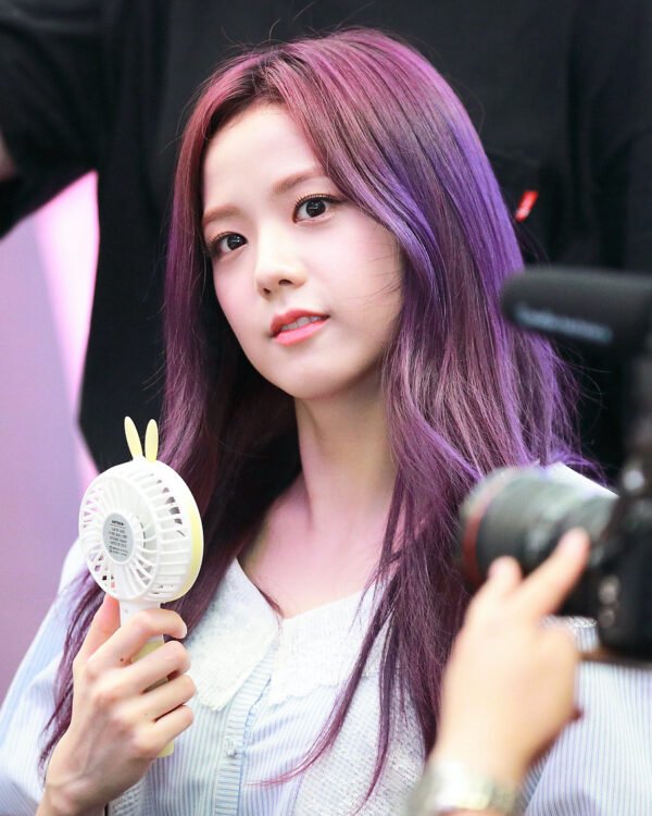 Kim Ji-soo at Fan Si
