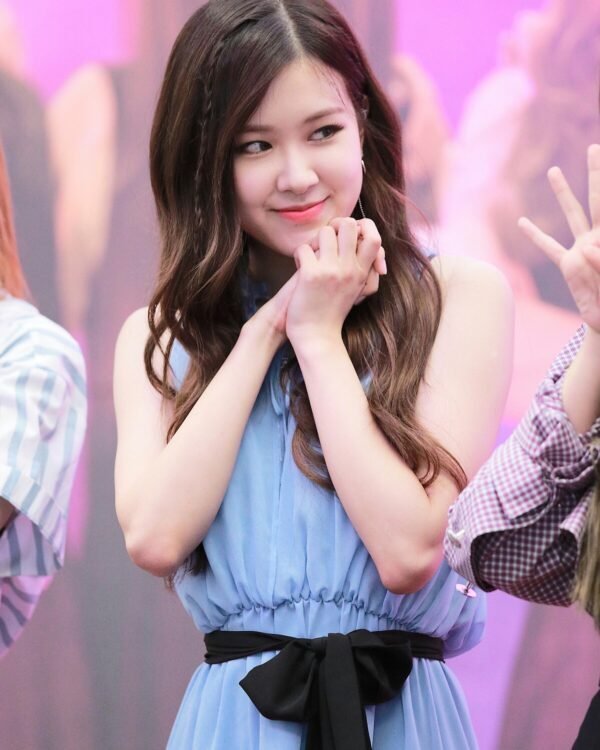 Rosé Park at Fan Sig