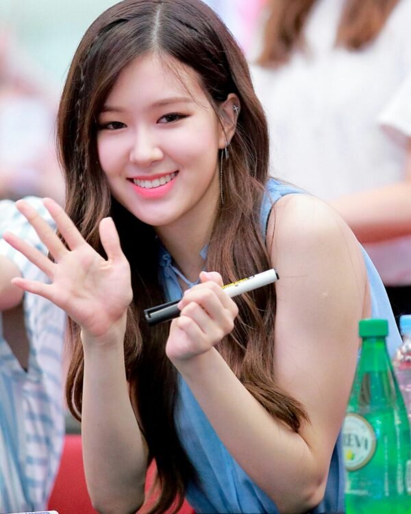 Rosé Park at Fan Sig